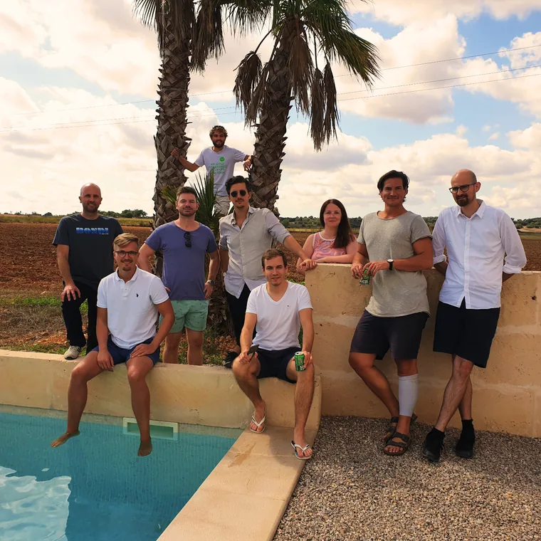 Die Runde am Pool